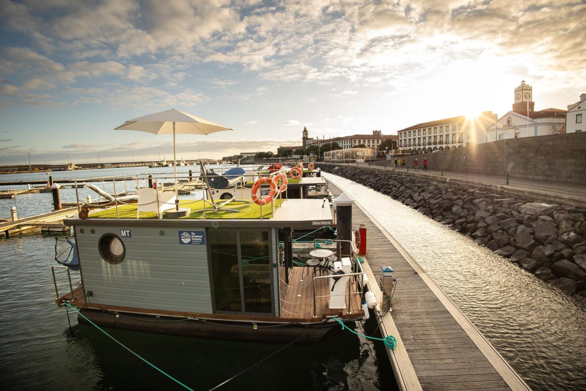 The Homeboat Company Ponta Delgada-Acores ภายนอก รูปภาพ
