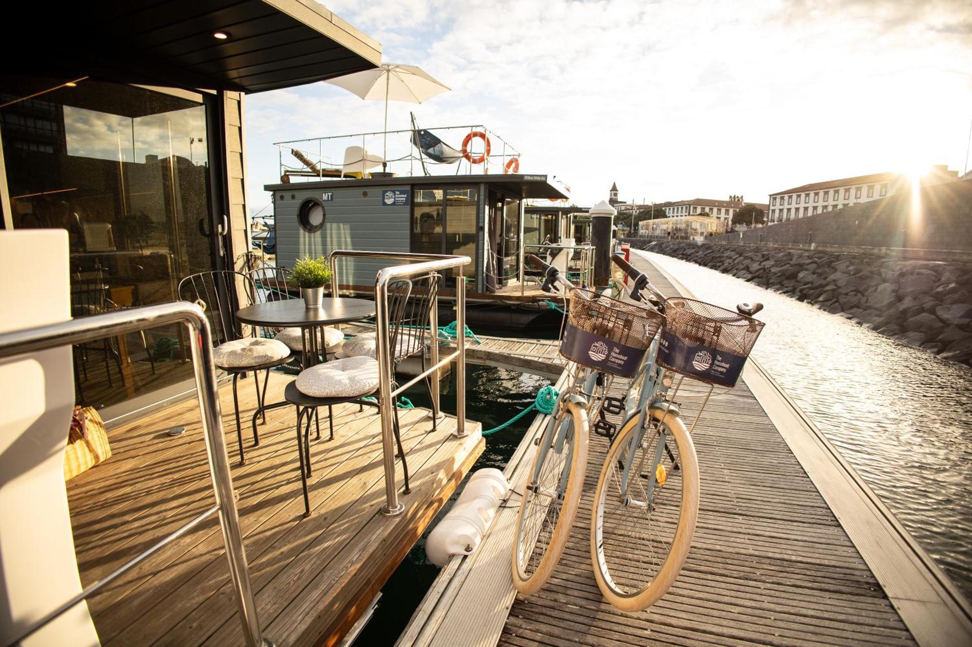 The Homeboat Company Ponta Delgada-Acores ภายนอก รูปภาพ